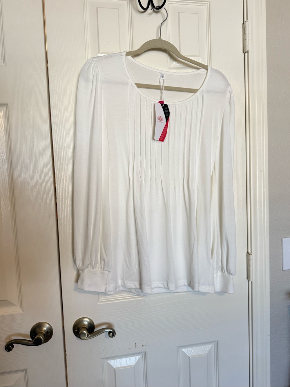 NWT Women's White Long-Sleeved Blouse